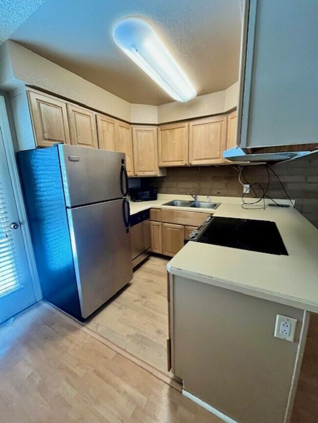 Building Photo - 781I Riverbend