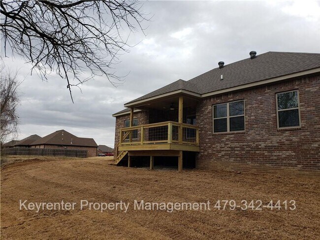 Building Photo - Spacious 4-Bedroom Home with Modern Upgrades & Fenced Yard