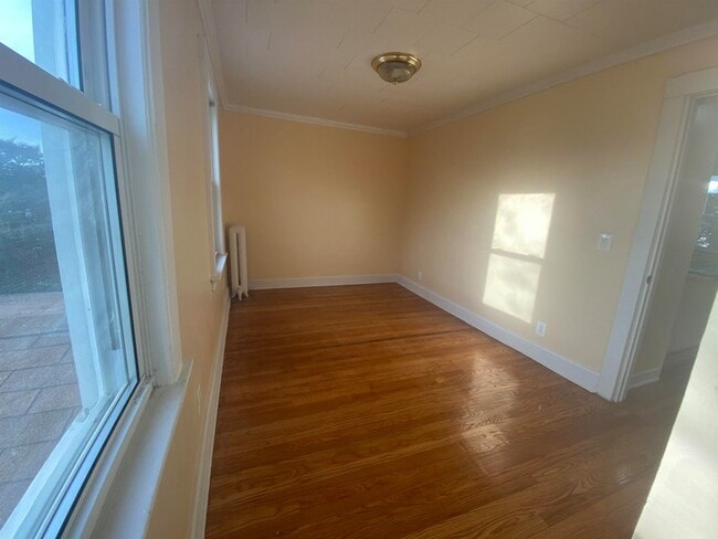 Building Photo - 536 3rd Ave