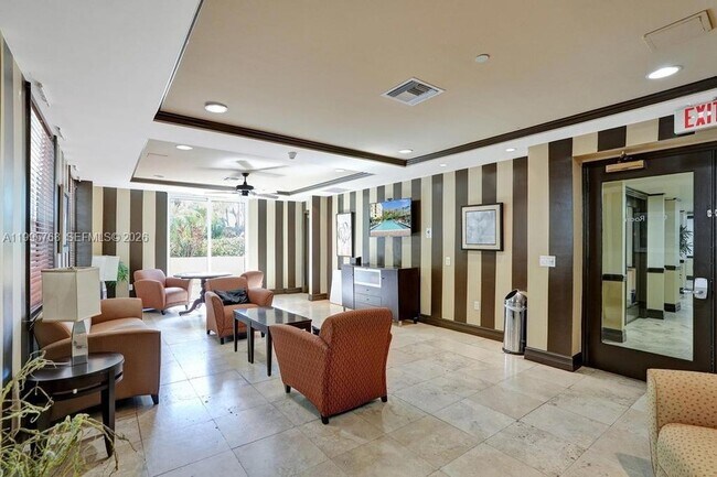 Building Photo - 520 SE 5 Ave