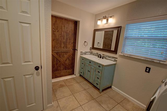 Building Photo - 1212 Marshalldale Dr