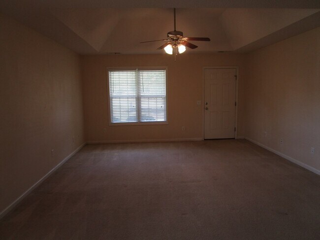 Building Photo - 20 Brushwood Ct