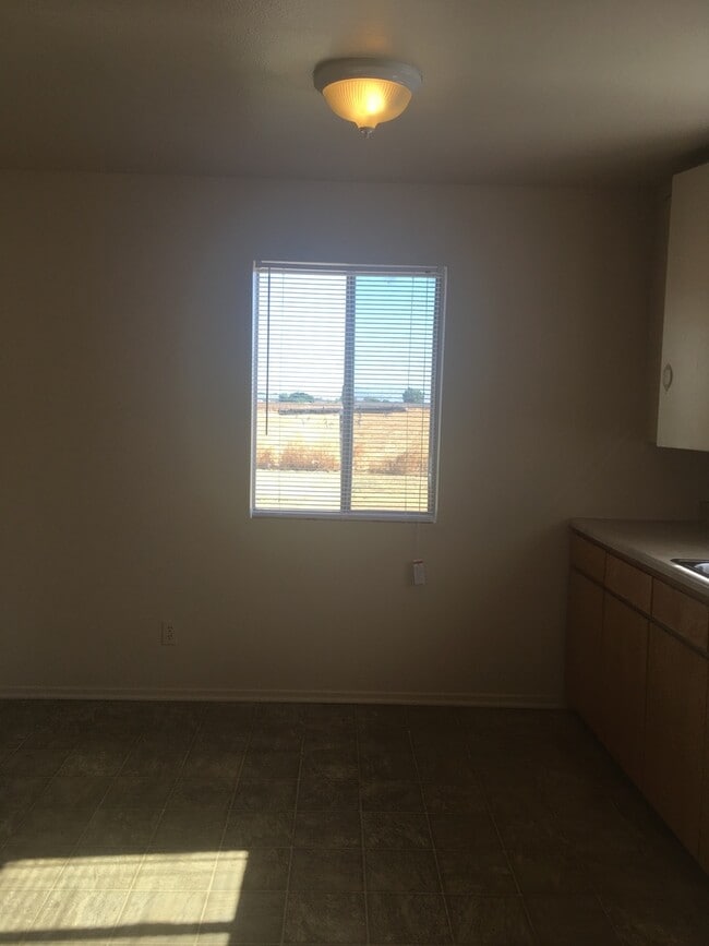 Building Photo - 14050 Avenue 384