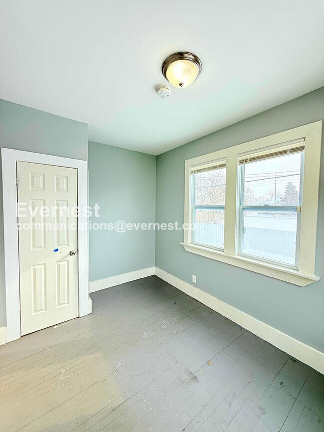 Building Photo - 2541 Monterey St