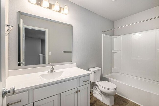 Building Photo - 5673 Claremount St