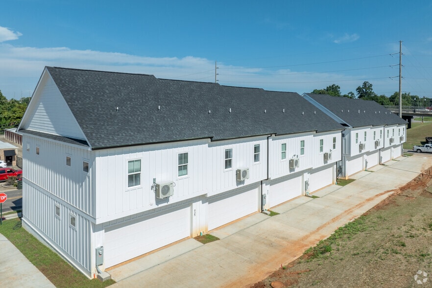 Building Photo - Parkside Townhomes