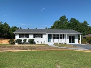 Building Photo - 1420 Central Dr