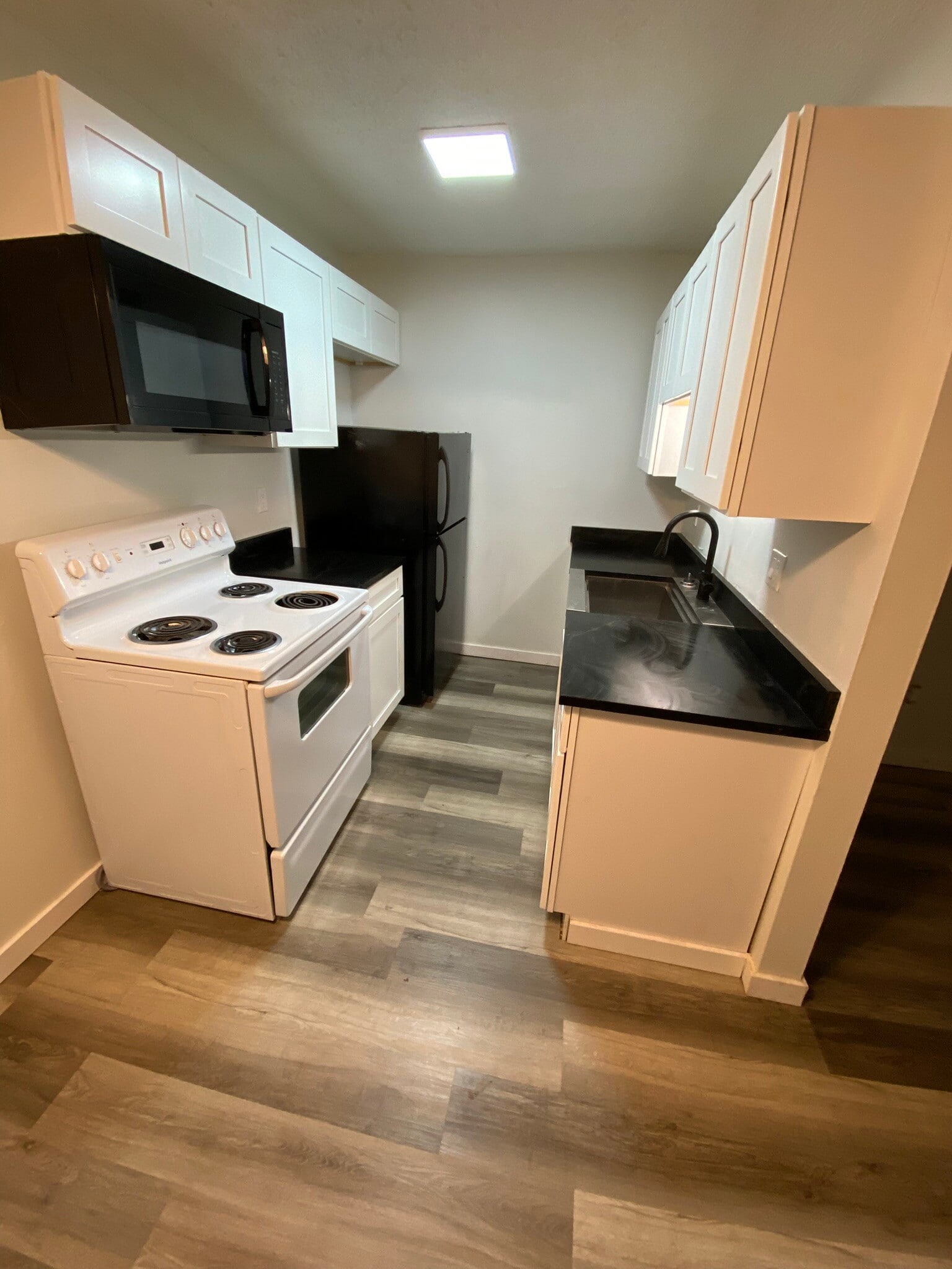 Kitchen - 1003 Cherokee St