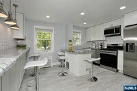 Building Photo - 100 Huguenot Ave