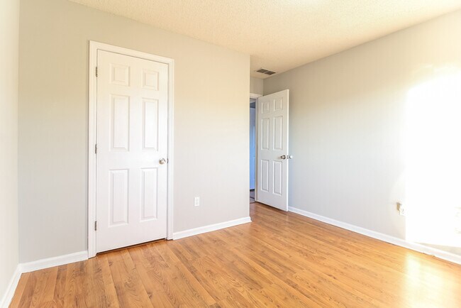 Building Photo - Spacious 3 Bedroom Home in Simpsonville, SC