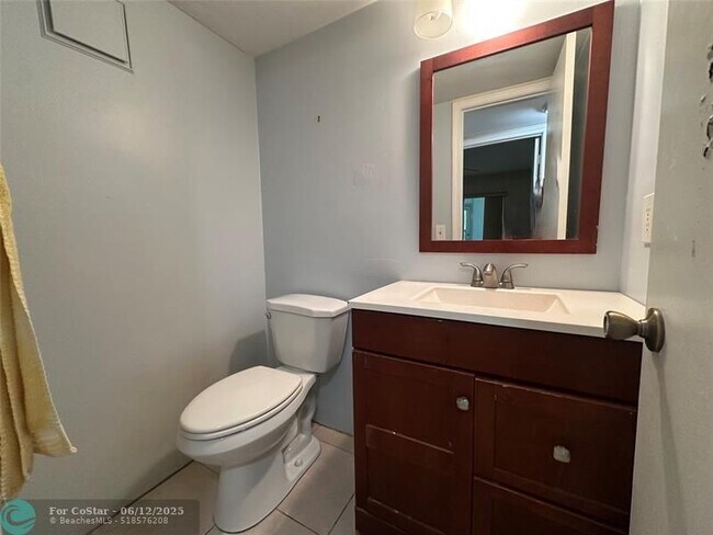 Building Photo - 378 Durham Cir