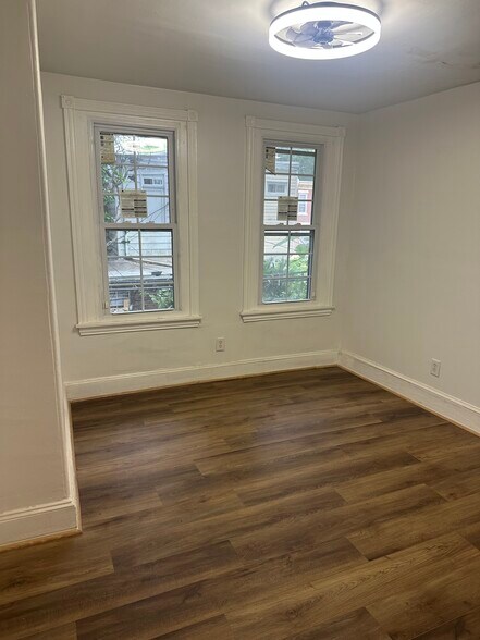 Building Photo - 5018 Wayne Ave