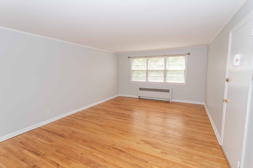 Building Photo - 16 Vera St