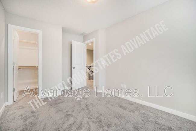 Building Photo - 337 N 5th Terrace