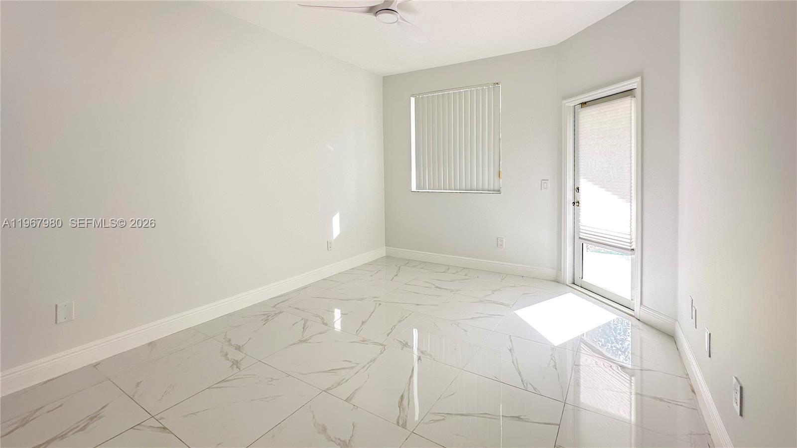 Building Photo - 3255 NE 184th St