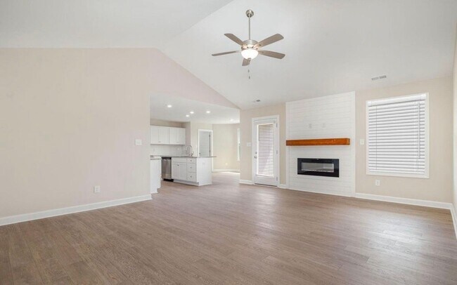 Building Photo - 210 Maxwell Farm Ln