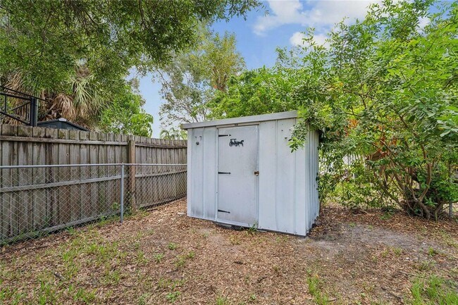 Building Photo - 4508 S Lois Ave