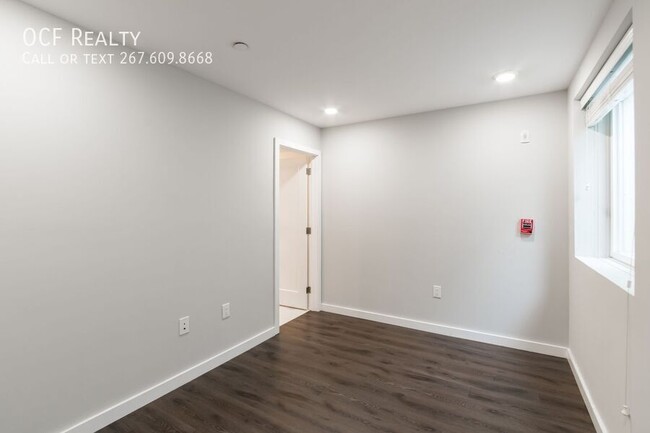 Building Photo - Fairmount Two Bedroom Apartment