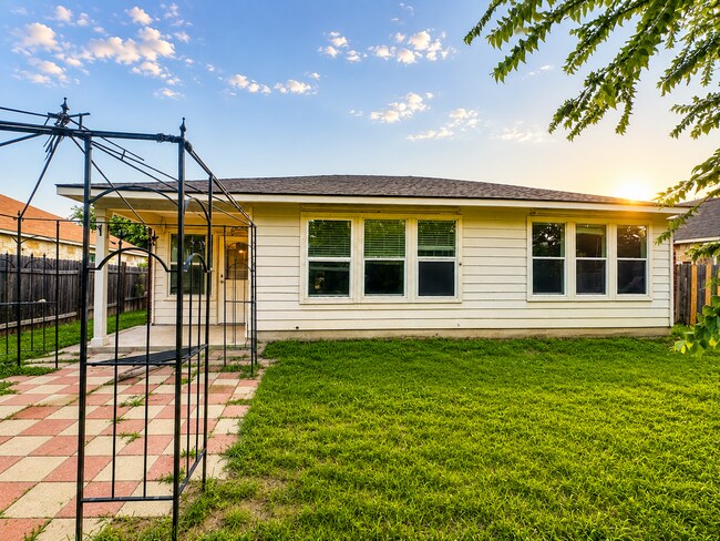 Building Photo - AVAILABLE NOW!; APPLY TODAY AT OUR WEBSITE!!