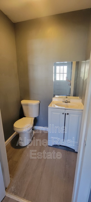 Primary Photo - 401 Gardner St