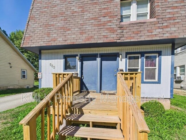 Building Photo - 533 Gage St