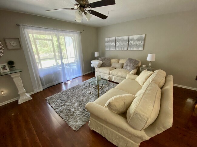 Building Photo - 251 Orange Grove Dr