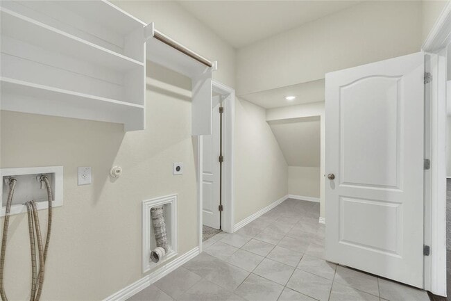 Building Photo - 908 Leadtree Loop