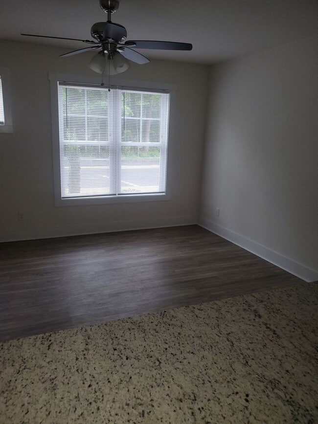 Building Photo - Townhouse in Blackstone-Fort Barfoot area