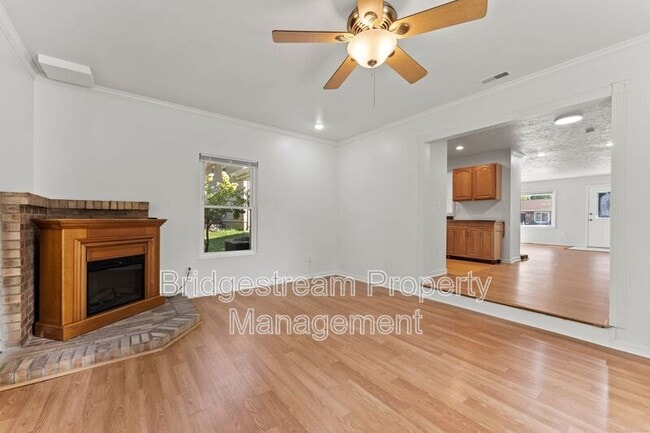 Building Photo - 924 Tradewind Dr