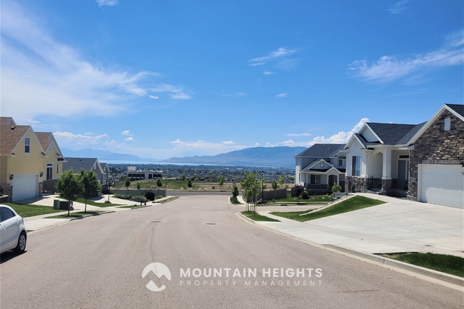 Building Photo - 3861 Spring Brook Ln