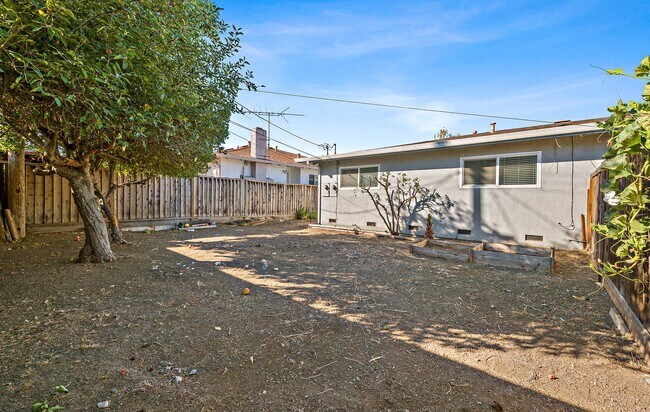 Building Photo - 1257-1259 White Drive