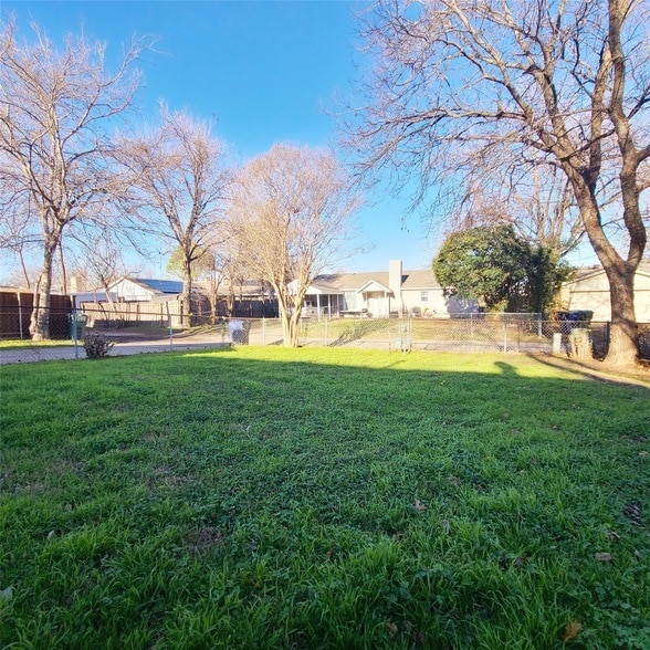 Building Photo - 1026 Brookshire Cir