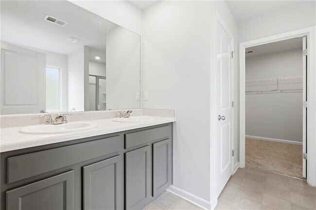 Building Photo - 3132 Hawthorn Farm Blvd