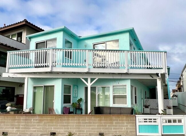 Building Photo - Spectacular Bay Views With a wrap around P...