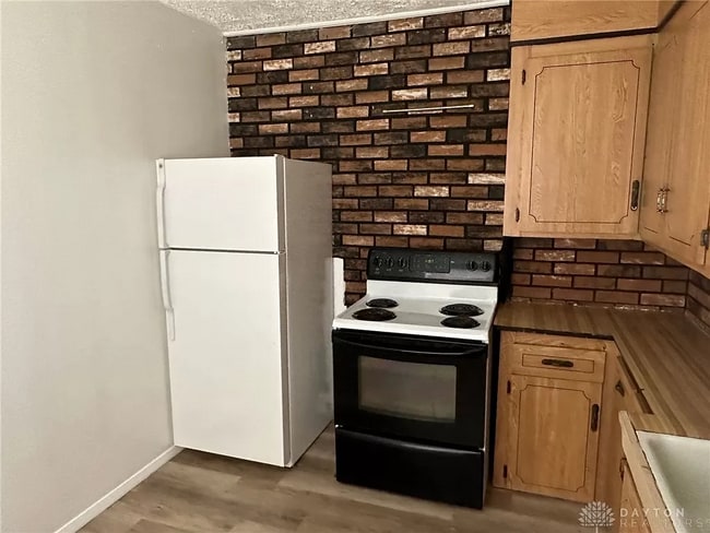 Building Photo - 11 Grove Ave