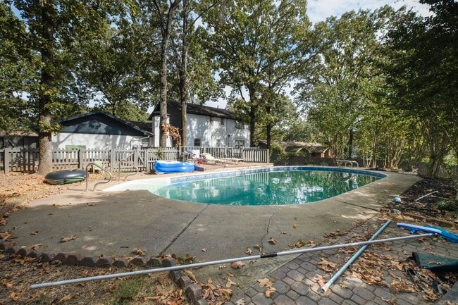 Building Photo - 7109 Sequoyah Ln