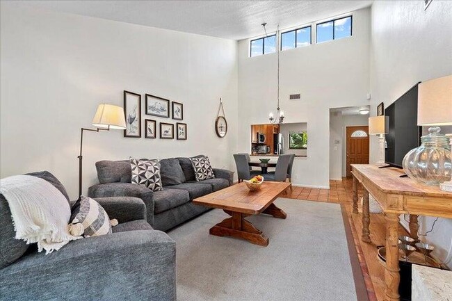 Building Photo - 12781 Spinnaker Ln