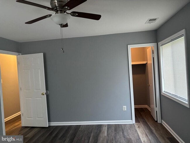 Building Photo - 9700 Cedarhollow Ln