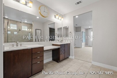 Building Photo - 285 Bear Creek Dr