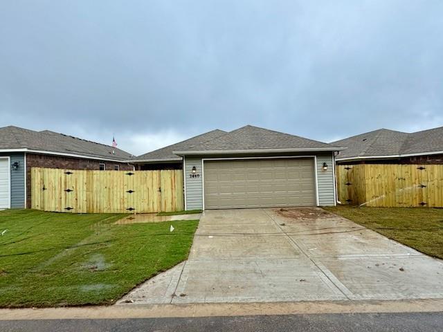 Building Photo - 2440 N Raven Ln