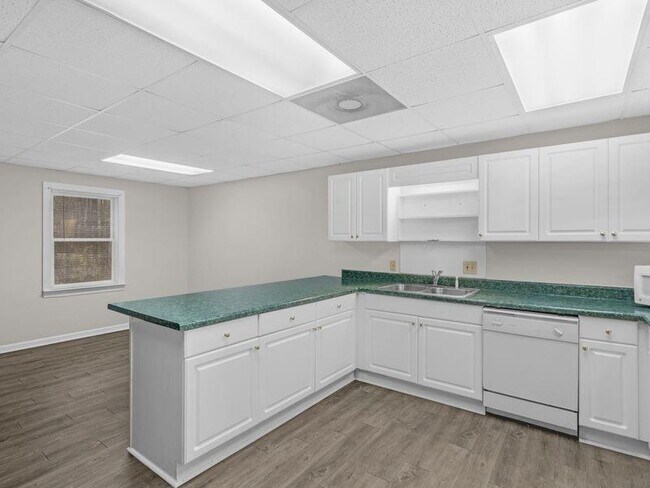 Building Photo - 63 Sentry Oak Ct