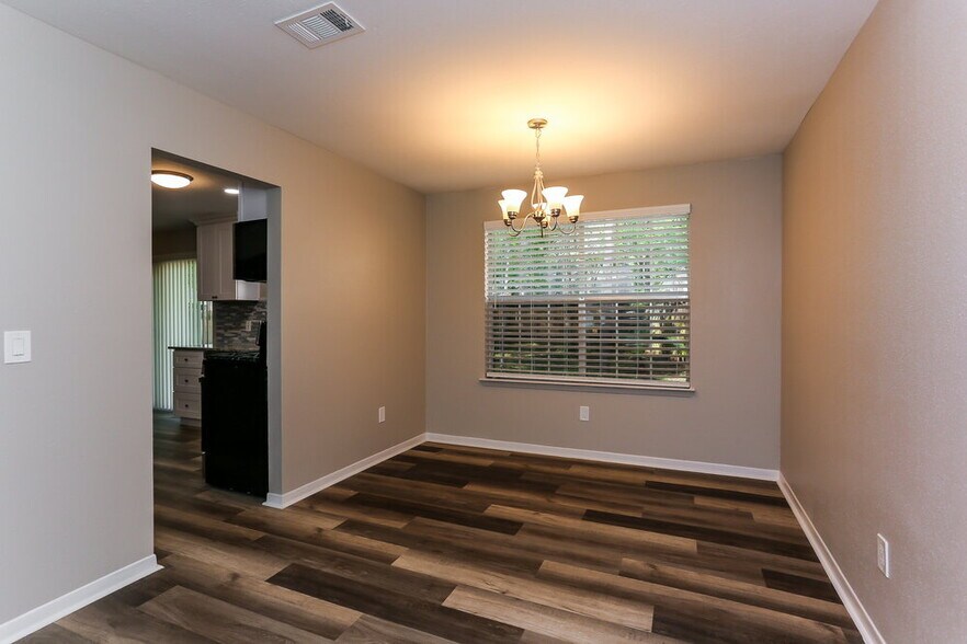 Building Photo - 3 Rockridge Ct