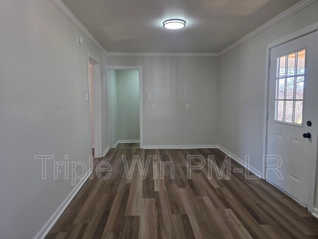 Building Photo - 1413 Nannette St