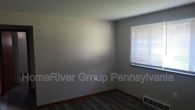Building Photo - 1128 Kellinger Dr