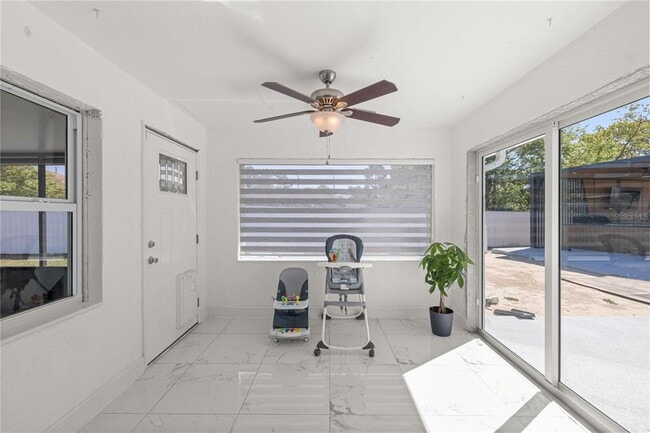 Building Photo - 7191 Hemlock Rd