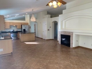 Building Photo - 2461 E Stone Stable Dr