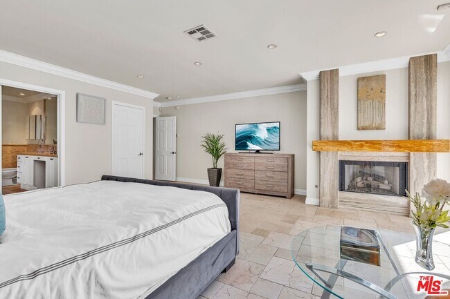 Building Photo - 2177 Summitridge Dr