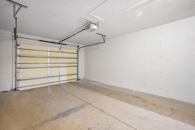 Building Photo - 532 Paulling Dr