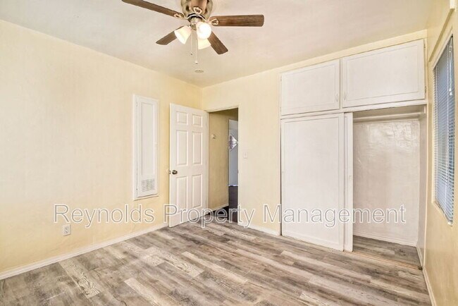 Building Photo - 3343 Chamoune Ave