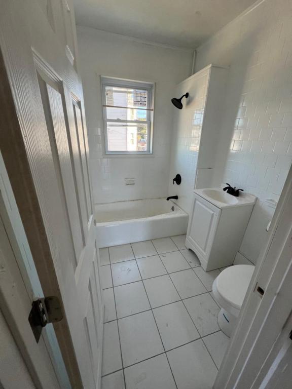 Building Photo - 65 Charlton St